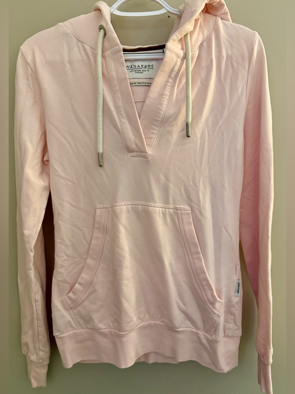 Wanakome Light Pink V-Notch Hooded Pullover